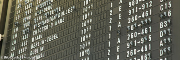 Anzeigetafel im Flughafen